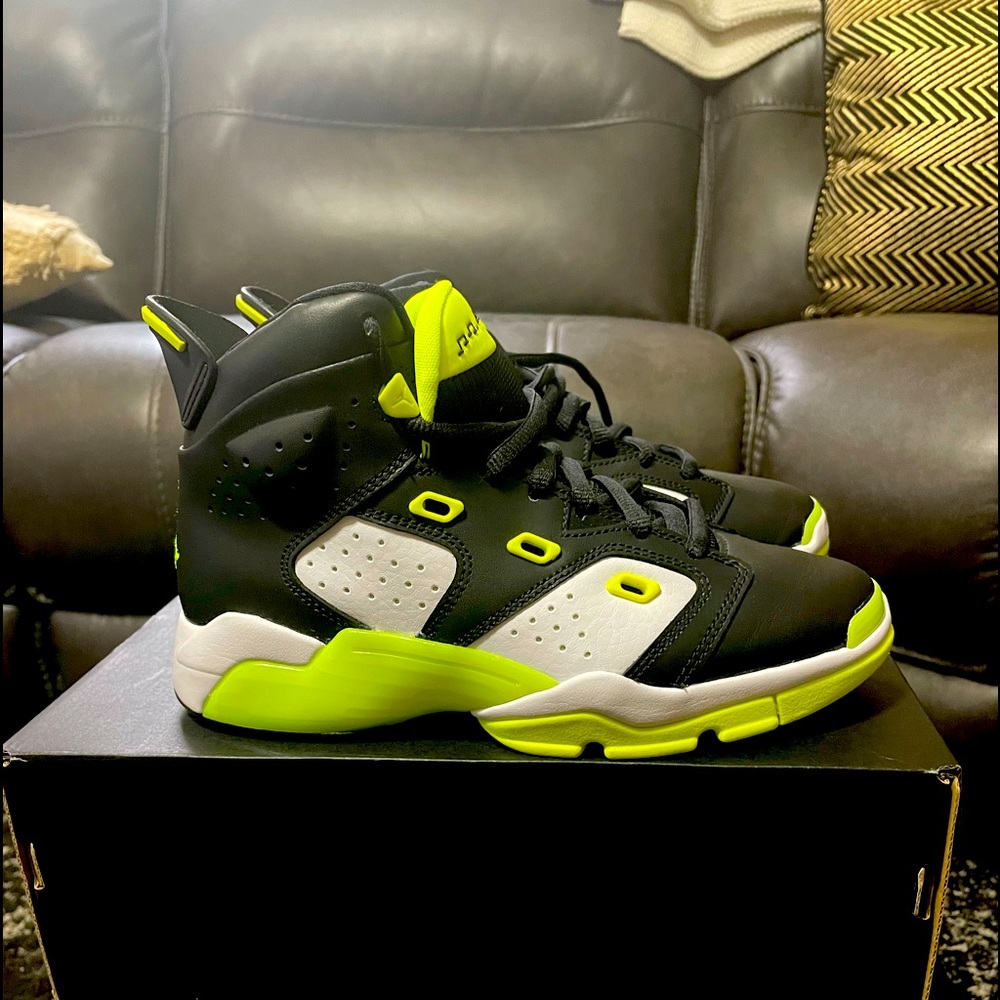 Jordan 6-17-23 Size 5Y (Women’s 7) NWT